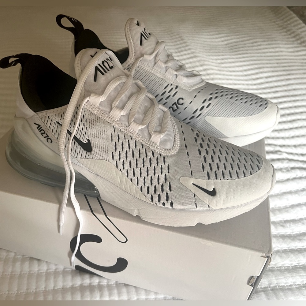 Nike Air Max 270 Womens Size 10
